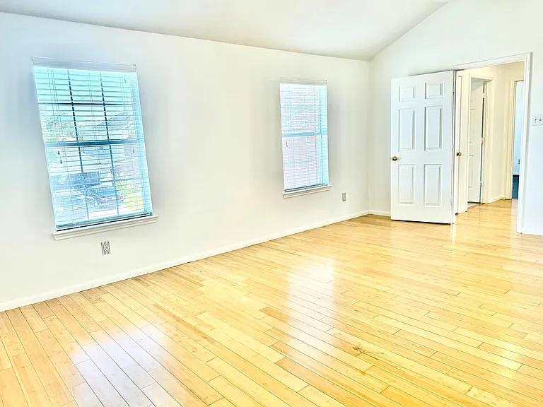 7110 Favian Ct — Photo 17
