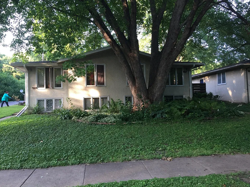 612 Desnoyer Ave