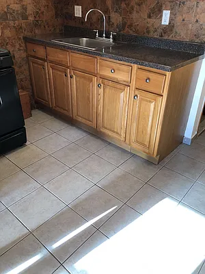 Rented by Metroline Realty | media 18