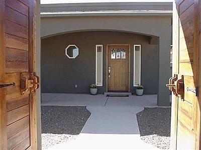 Notice 2 storage units at each side