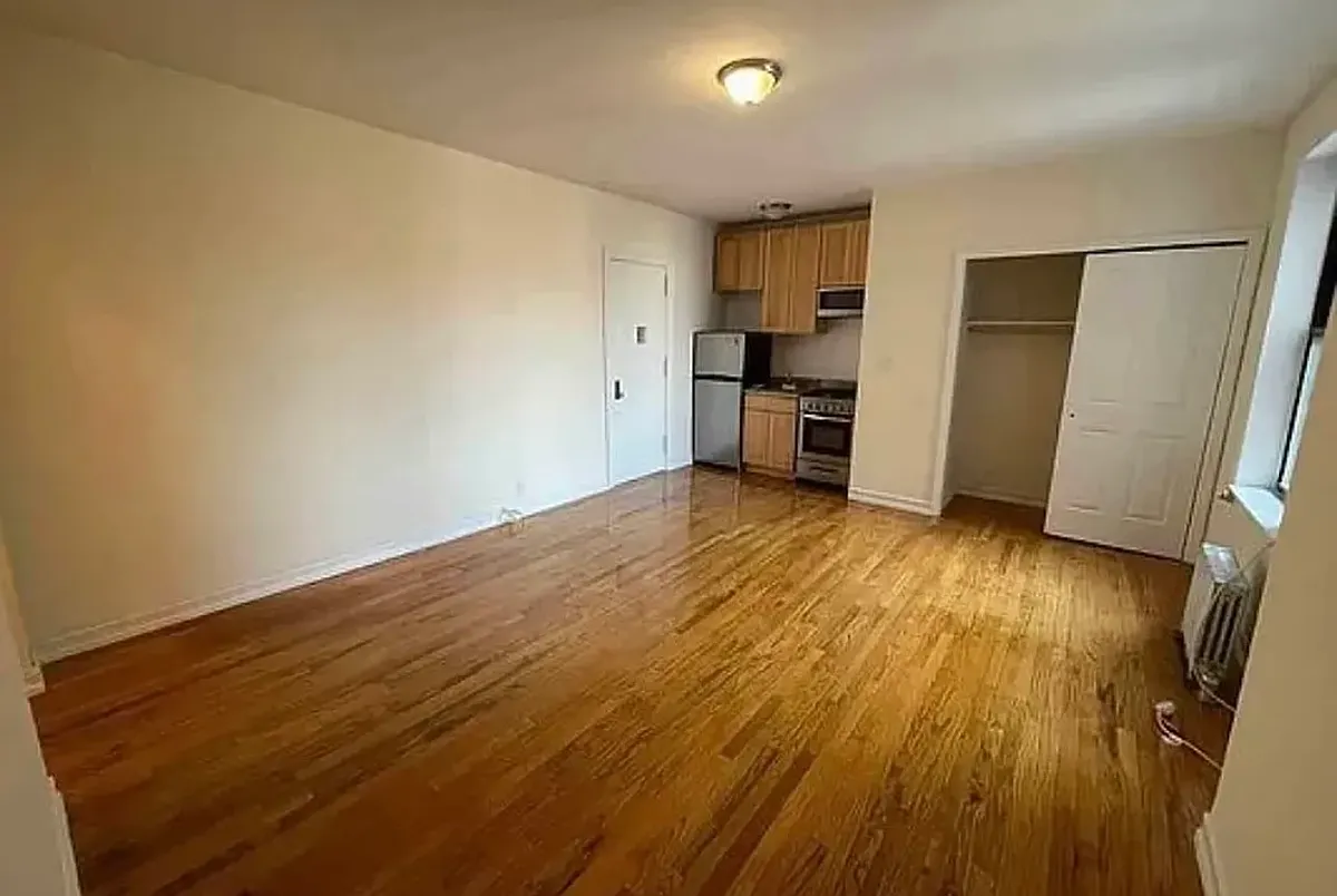 Building Photo - 522 Ocean Ave #3L