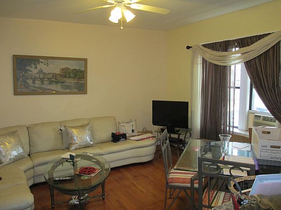 2nd image of 305 Milburn Ave APT 4