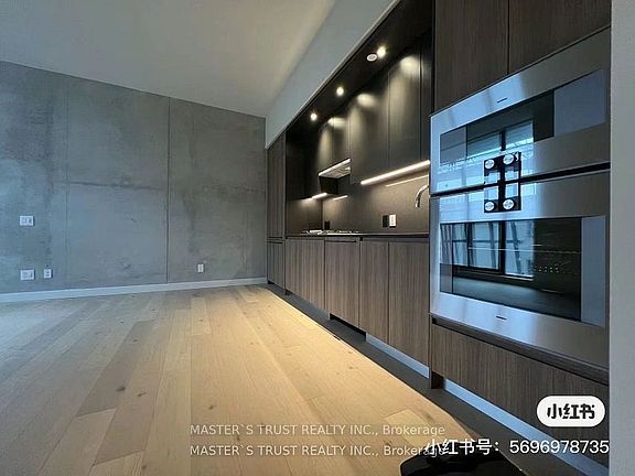 5th image of 81 Wellesley St E #801