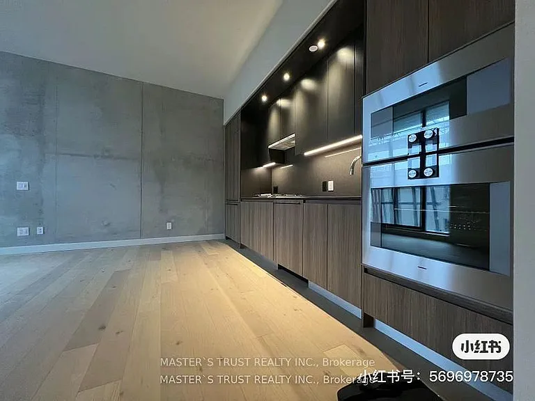 81 Wellesley St E #801 — Photo 5