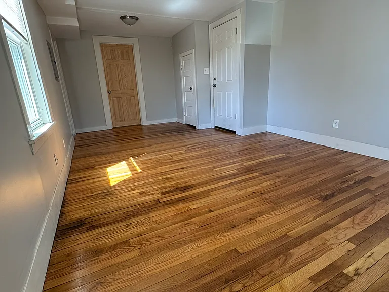 39 Middle St #2 — Photo 7