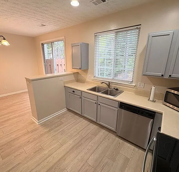 231 Village Square Dr — Photo 9