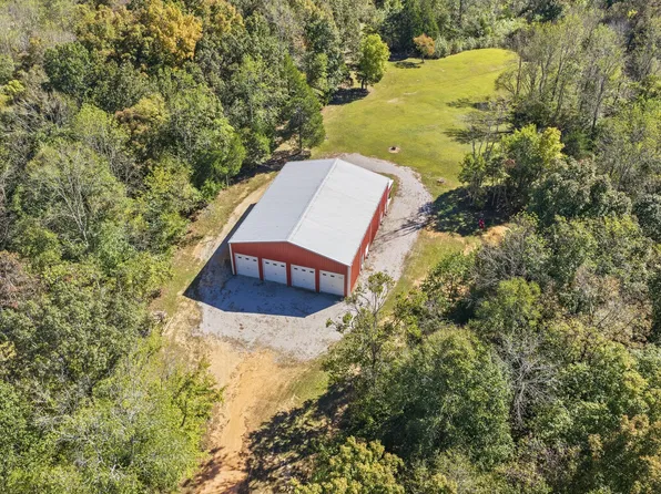 135 Regina Ln, Hohenwald, TN 38462