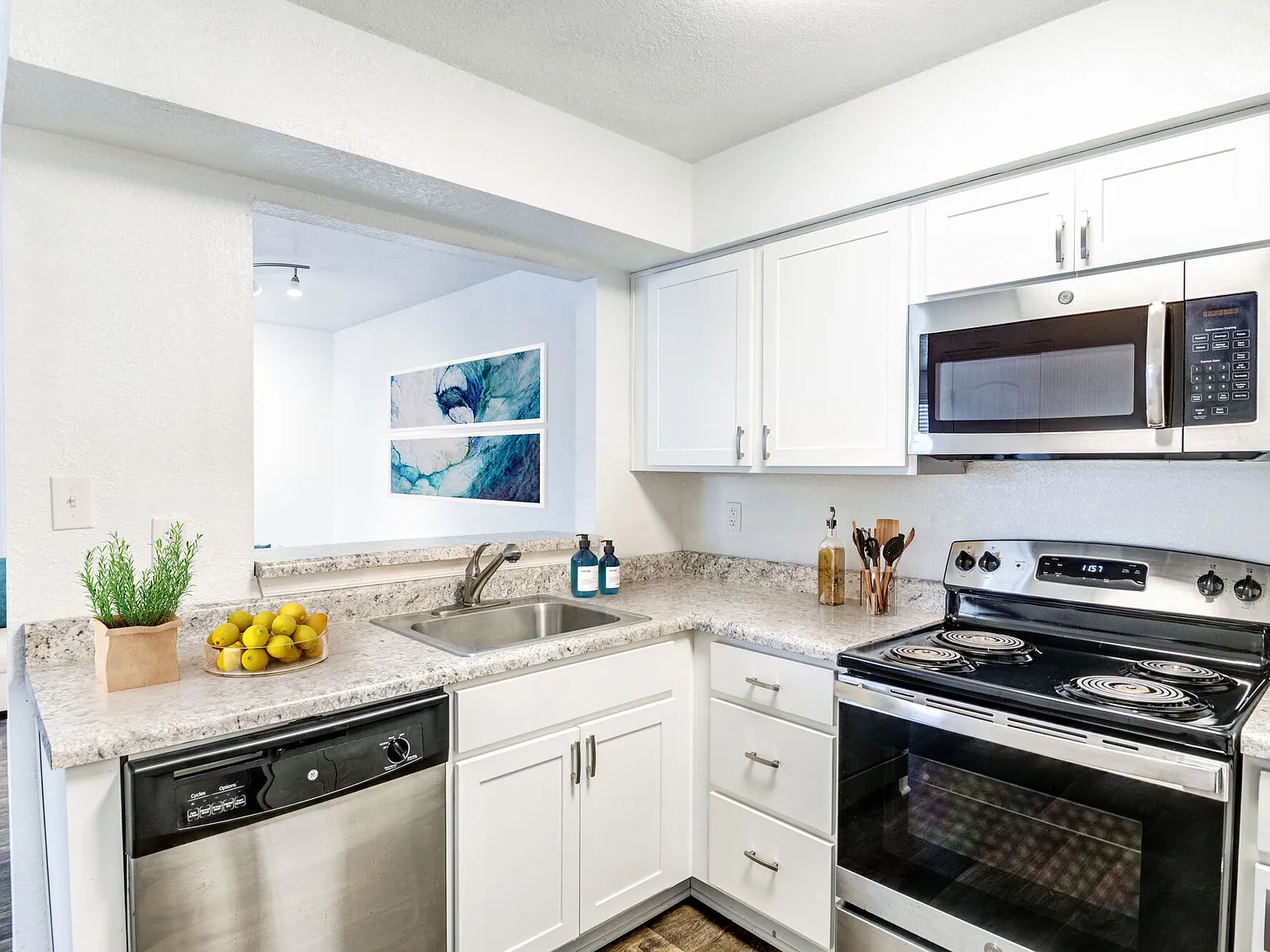 North Hill Apartments — Photo 2