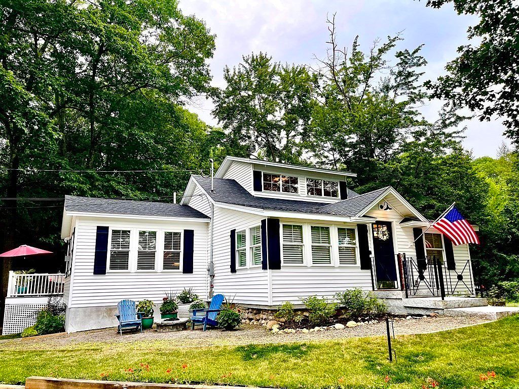 27 Lake Attitash Rd, Amesbury, MA 01913 Zillow