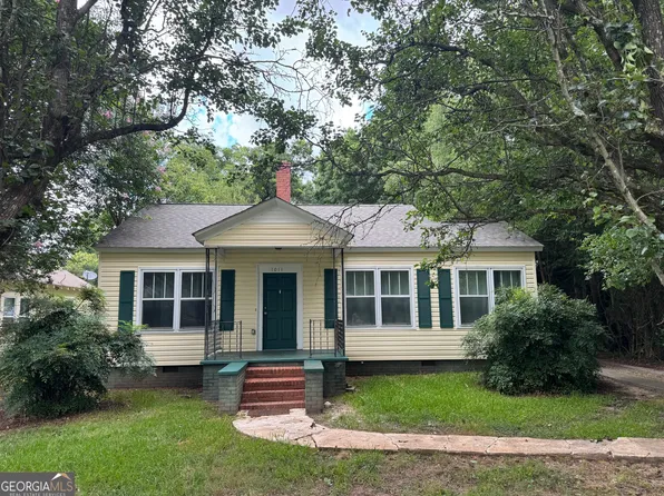 1011 W Solomon St, Griffin, GA 30223