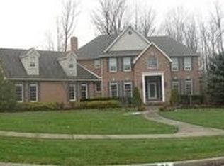 88 Timber Run Dr, Canfield, OH