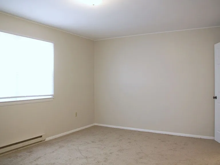 613 Mallard Rd — Photo 7