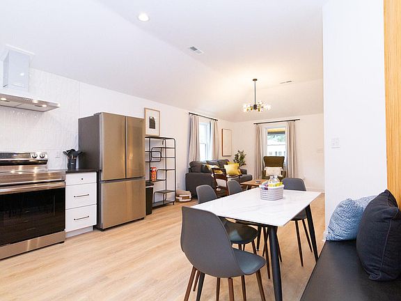 4th image of 117 Gilbert Ave