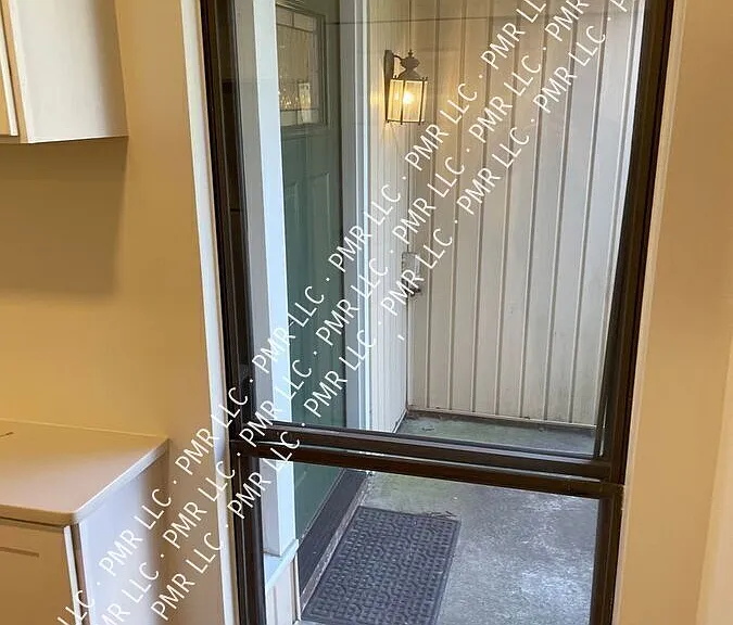 17 Log Pond Dr #1 — Photo 4