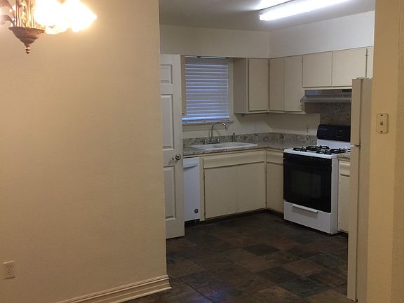 Breakfast room into Kitchen