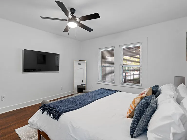5800 Oram St #5800 — Photo 24