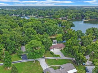 30310 Woodland Ln, Girard, IL 62640