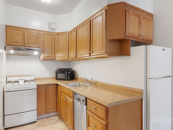 5th image of 227 E 60th St APT 3A