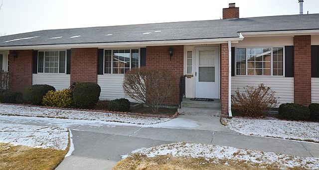 1st image of 883 Linden Pl
