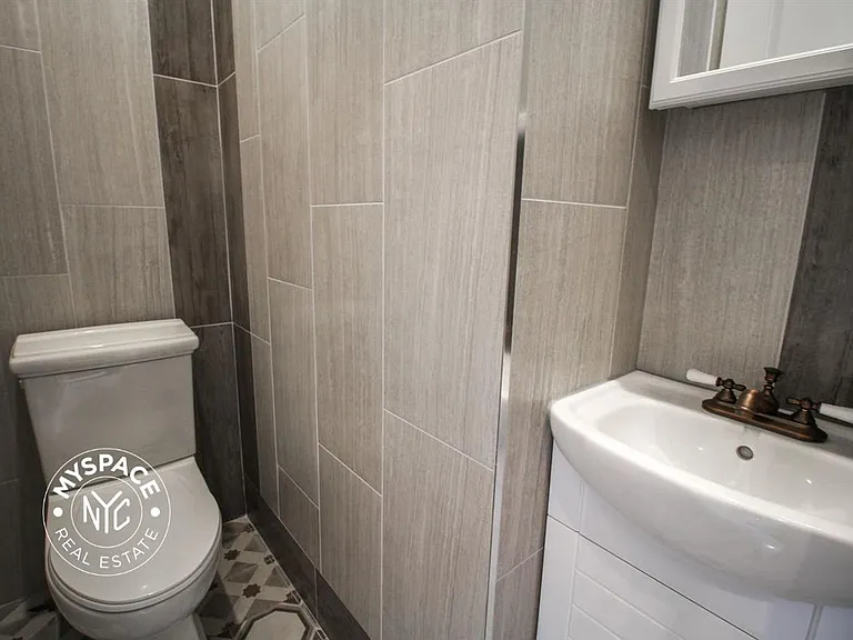 1824 Palmetto St #2R — Photo 10