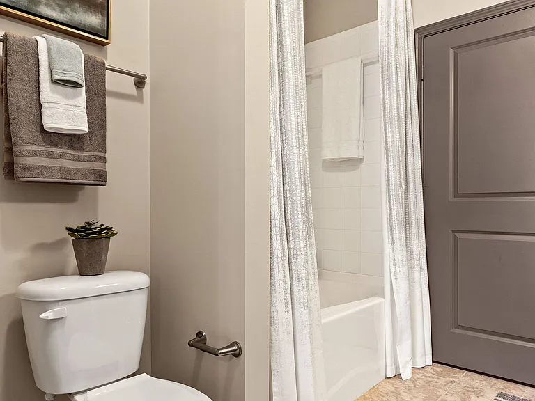 The Ridge at Chenal Valley Apartments — Photo 11