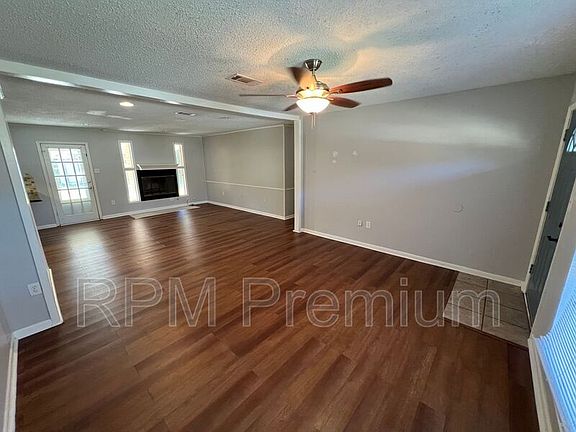 4th image of 9344 Tasmania Ave