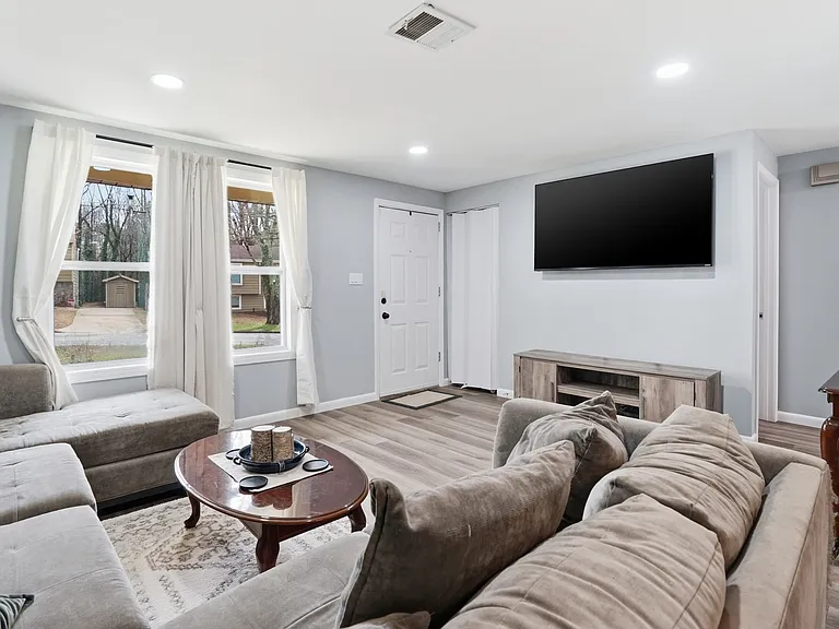 1337 Muirforest Dr — Photo 2