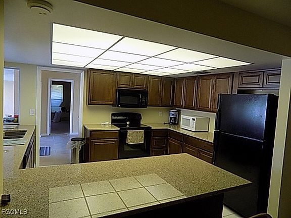 5th image of 3614 SE 16th Pl