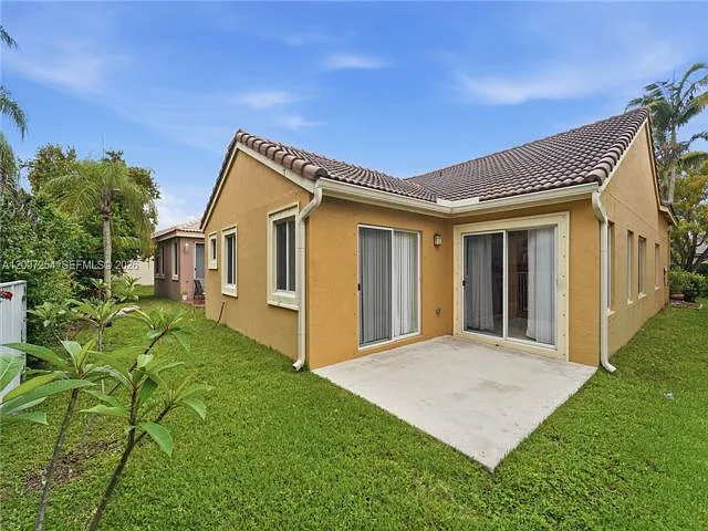 1004 Golden Cane Dr — Photo 11
