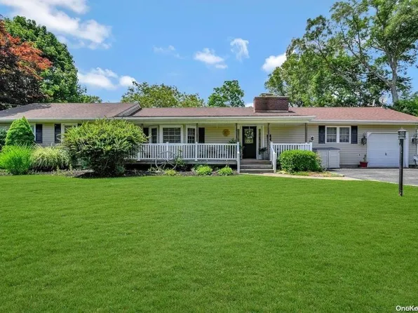 20 S Ocean Avenue, Center Moriches, NY 11934