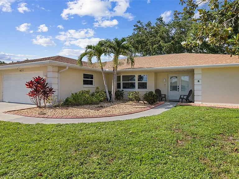 5776 Augusta Cir — Photo 1