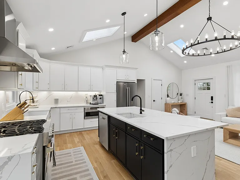 38 Sandra Rd — Photo 9