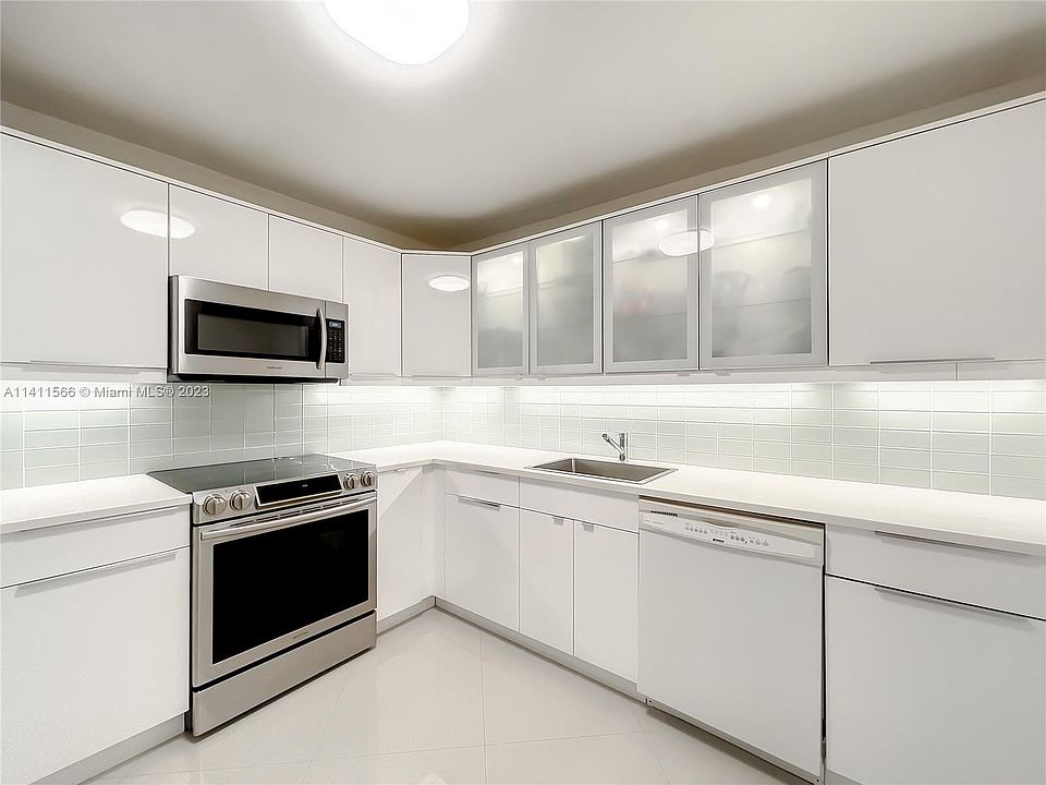 1st image of 2750 NE 183rd St APT 1106