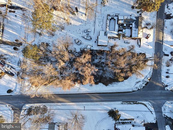 5th image of Golden Beach Rd