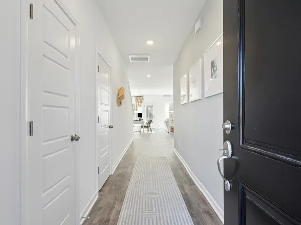 738 Ridgley Dr, Summerville, SC 29486