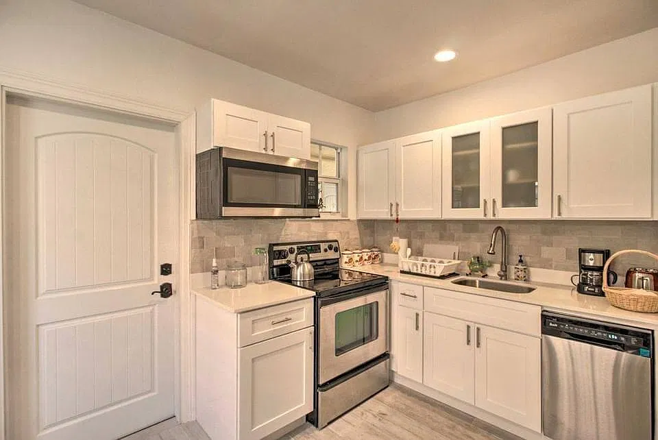 1 bed, 1.0 bath, 700 sqft, $2,200 — Photo 4
