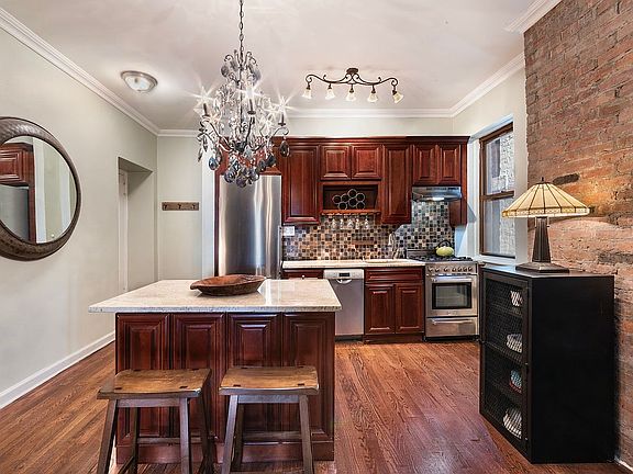 3rd image of 133 E 30th St APT 4C