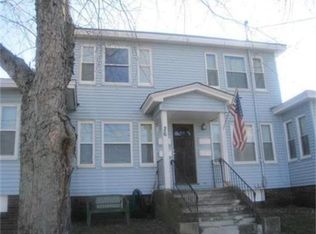 26 E Main St APT 2R, Webster, MA 01570
