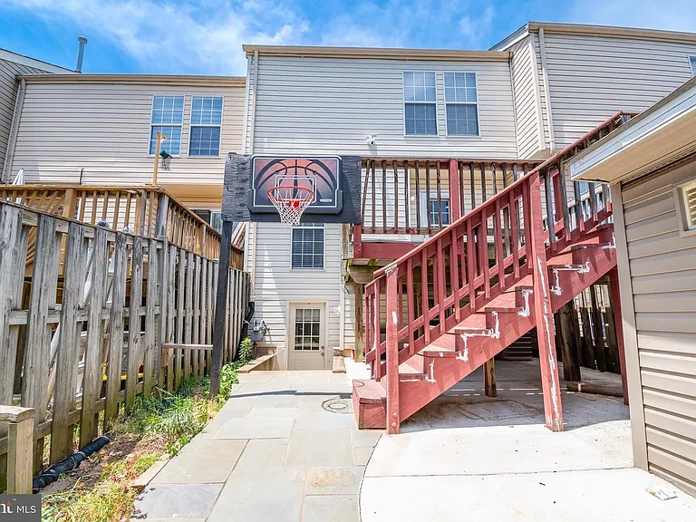 8607 Walcott Ct — Photo 4