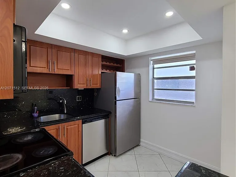 750 Michigan Ave #203 — Photo 15