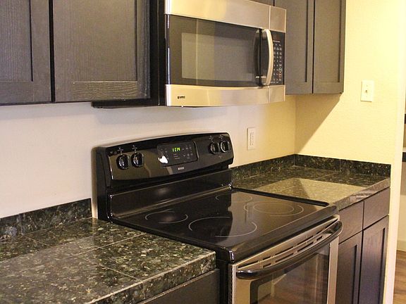 4th image of 4123 Avondale Ave #108