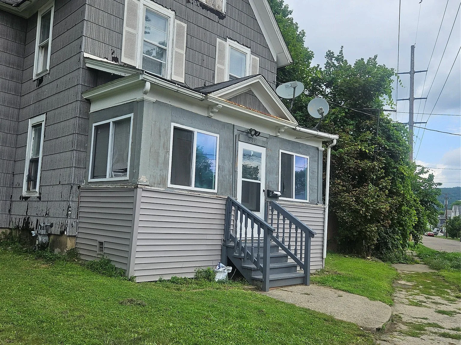 3 bed, 1.0 bath, 1315 sqft, $1,500 — Photo 3