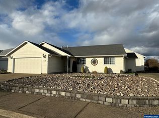 894 Stearman St, Independence, OR 97351