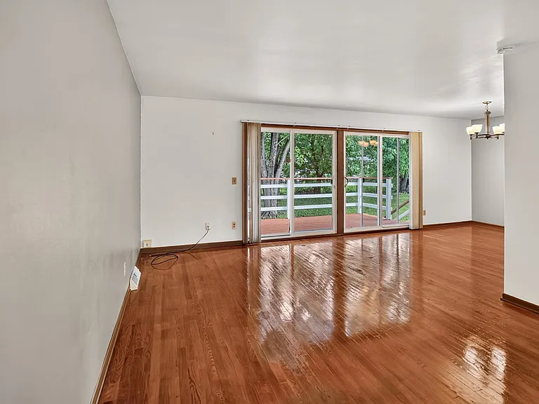10 Brompton Cir #10 — Photo 6