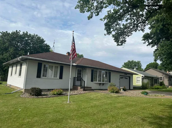1723 E Lawn Dr, Savanna, IL 61074