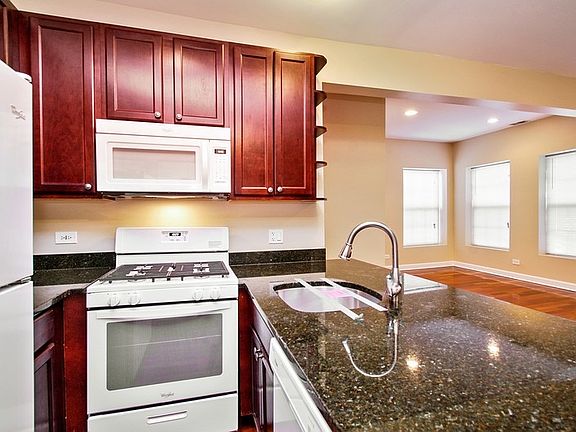 5th image of 3555 W Ainslie St #P-2