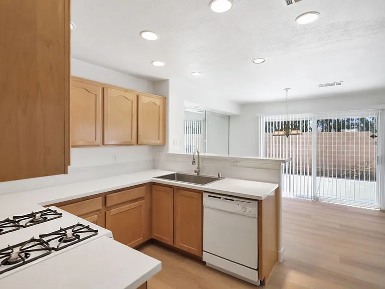 6545 Sundown Heights Ave — Photo 10