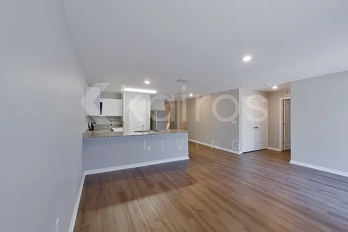 4 bed, 2.0 bath, 1449 sqft, $1,745 — Photo 3