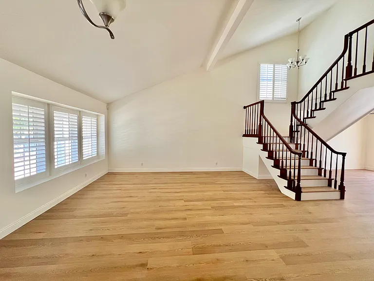 38 Carver — Photo 3