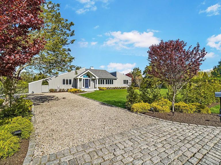25 Meadow Ln — Photo 3